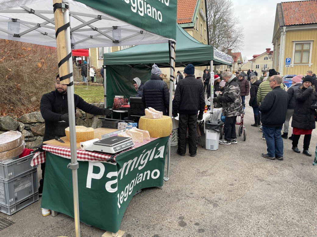 Italiensk ha&#778;rdost och finska delikatesser