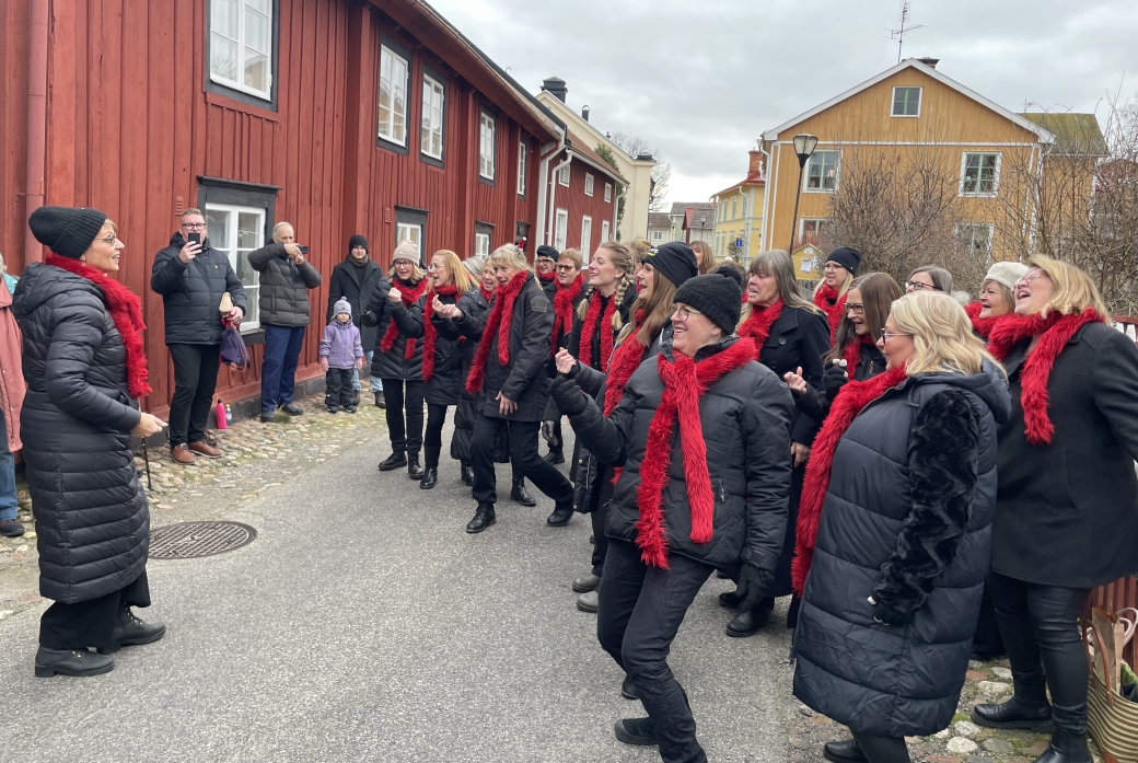 Ko&#776;ren Key Town bjo&#776;d pa&#778; temperamentsfull underha&#778;llning